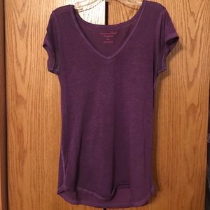 American Eagle Outfitters V-neck tee. Size Medium