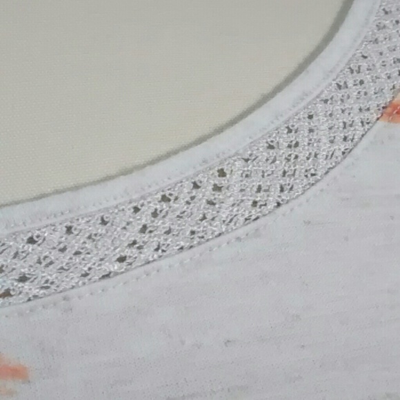 Size 10/12 embellished t-shirt - Picture 2 of 7