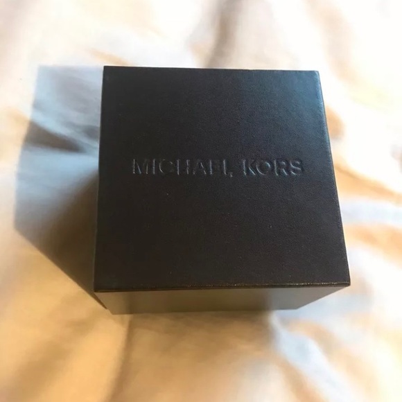 Michael Kors Bradshaw Navy Unisex Watch - Picture 2 of 4