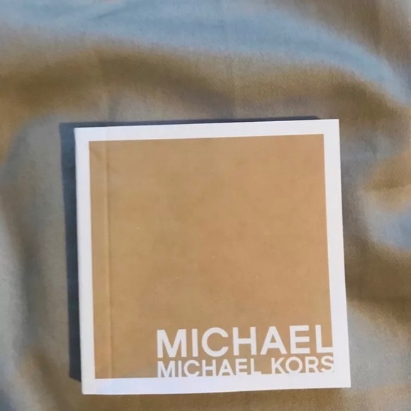 Michael Kors Bradshaw Navy Unisex Watch - Picture 4 of 4