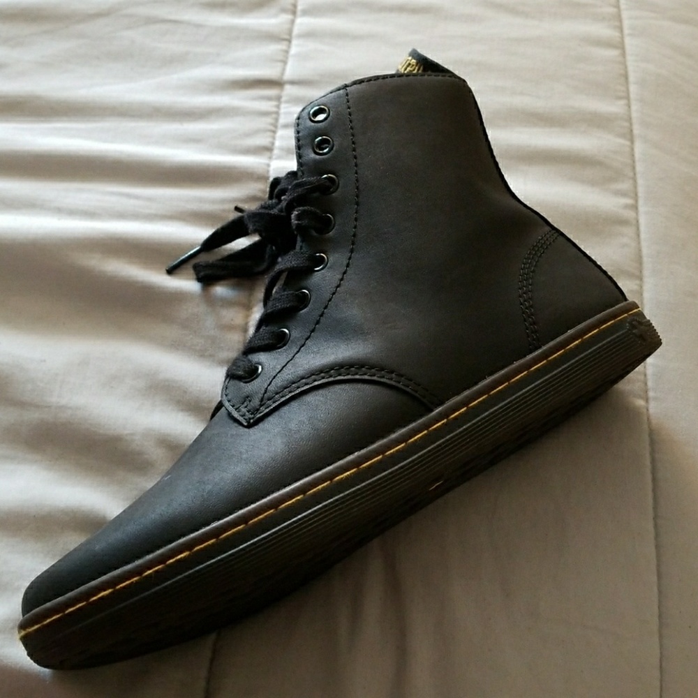 Dr. Martens Alfie boot in black