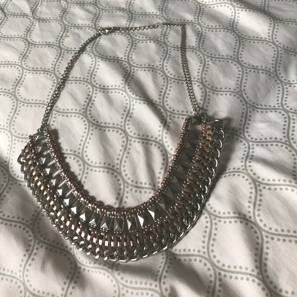 Metal necklace