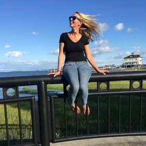 Meet your Posher, Felicia