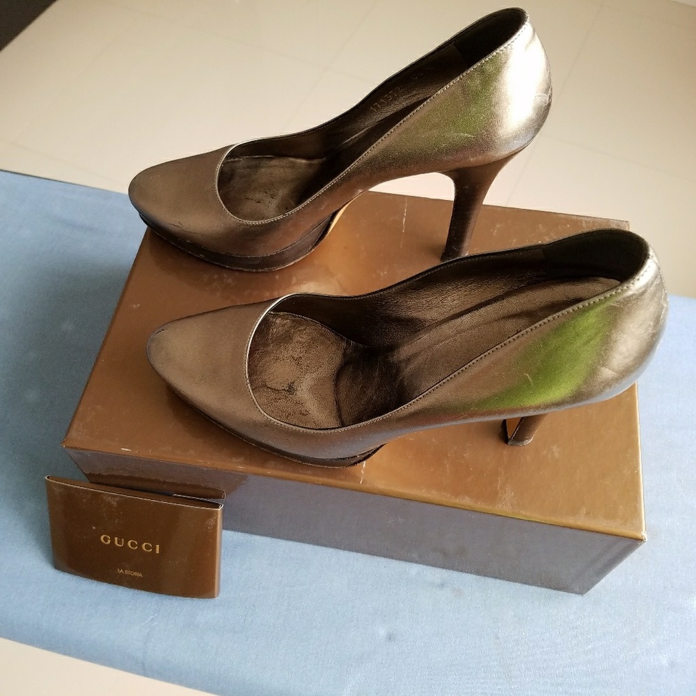 Gucci Pumps!