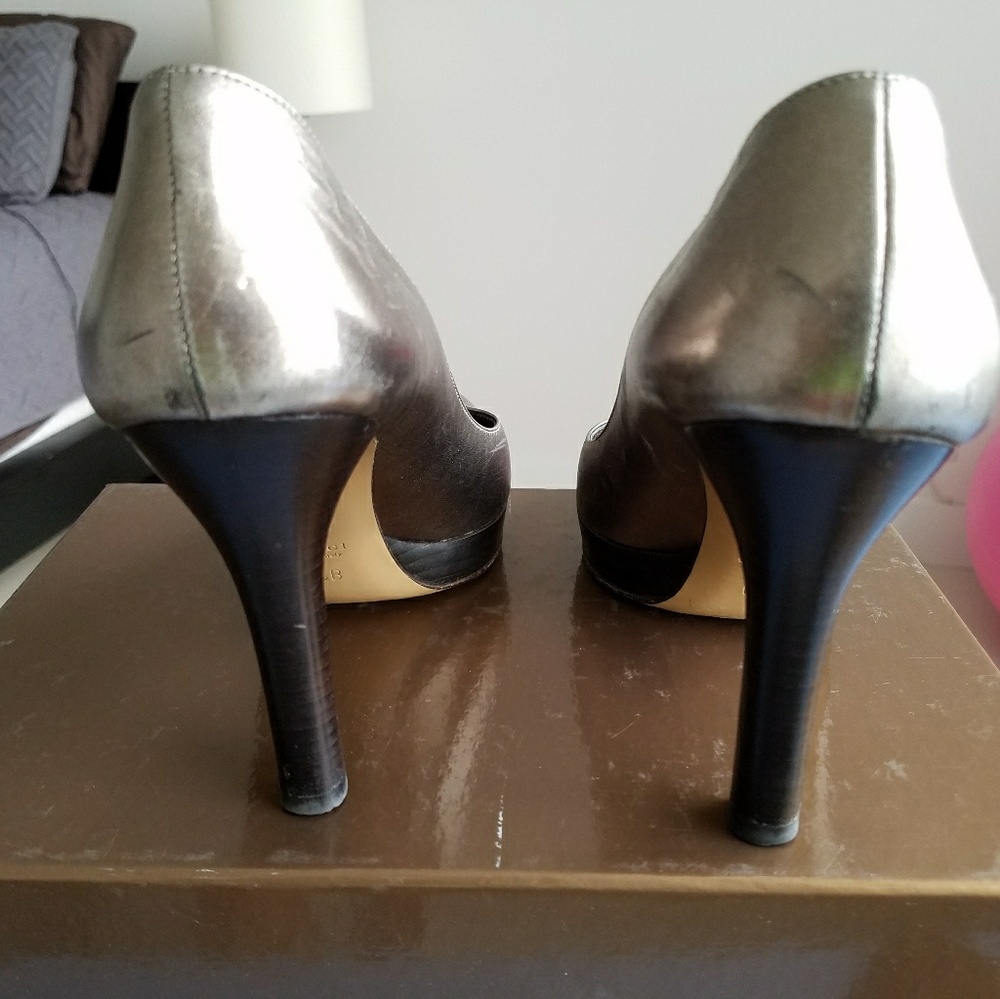 Gucci Pumps! - Picture 2 of 6