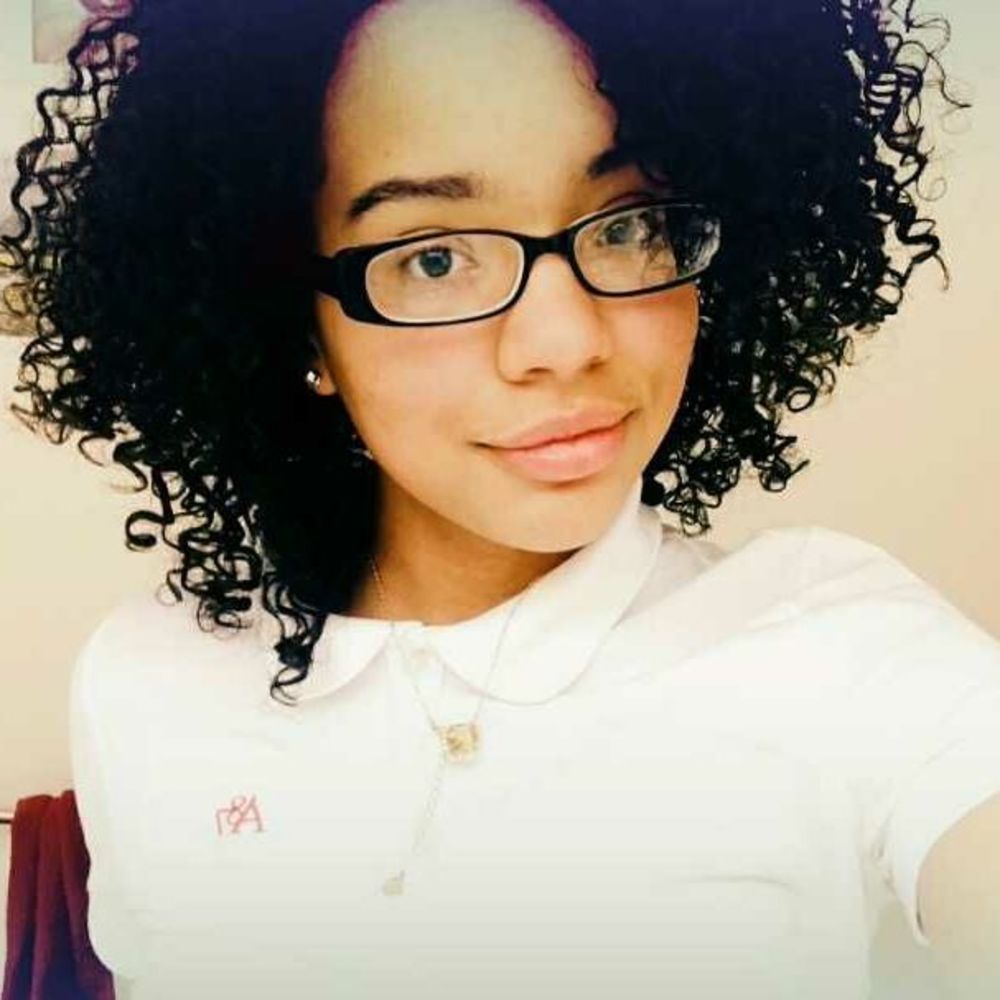 Meet your Posher, Jayra
