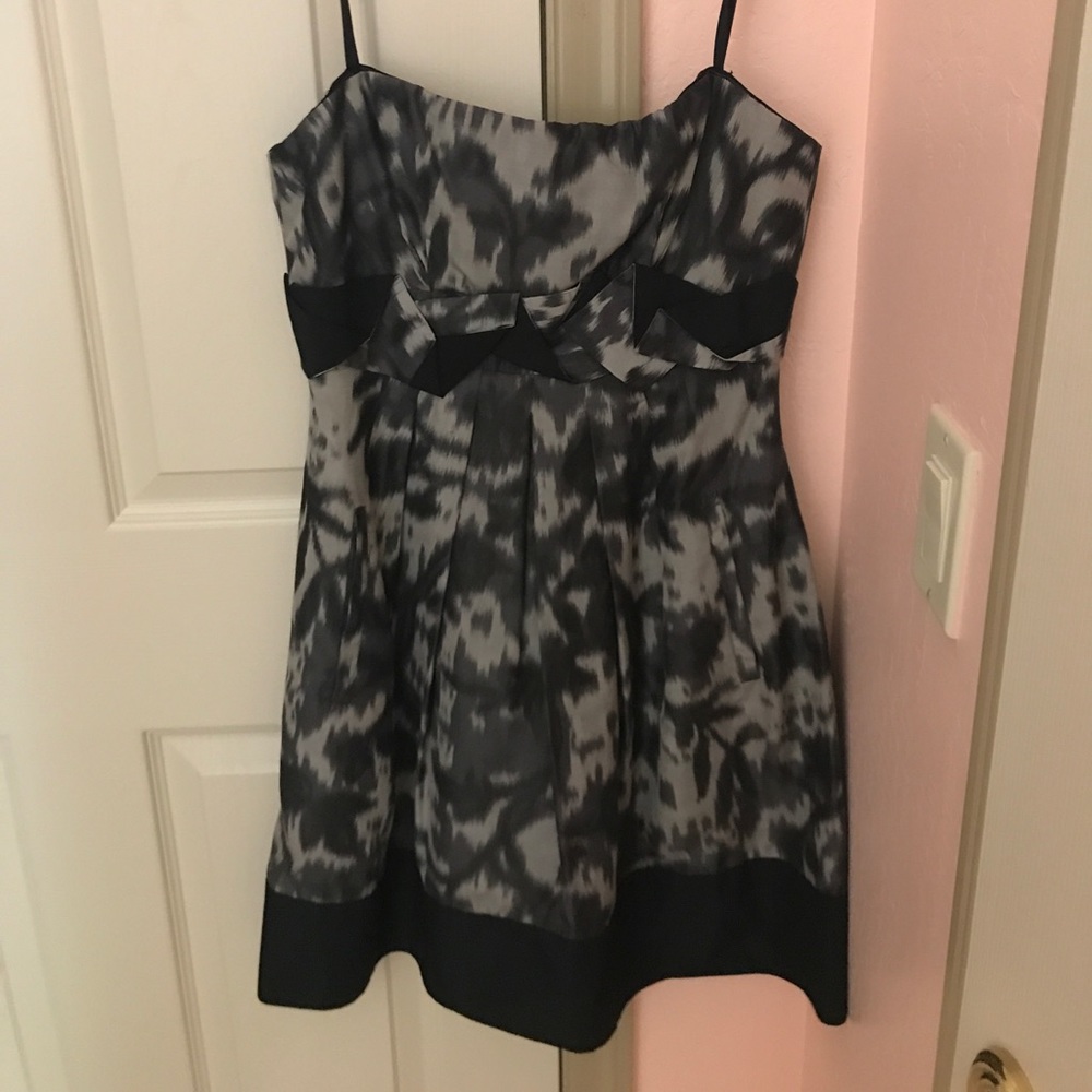 BCBGMaxAria Black and Grey Strapless Dress. Sz 8