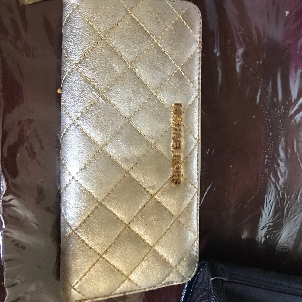 Michael kors gold wallet