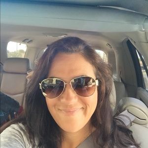 Meet your Posher, Devonne