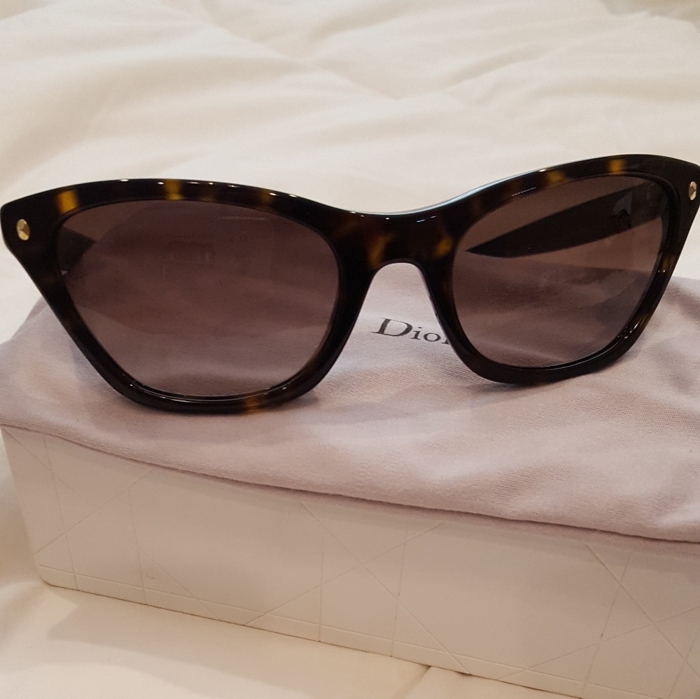 Dior cat eye sunglasses