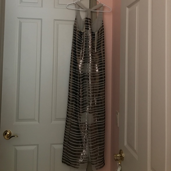 Elegant BCBG Maxazria Sequins Gown. Sz XS - Picture 4 of 8