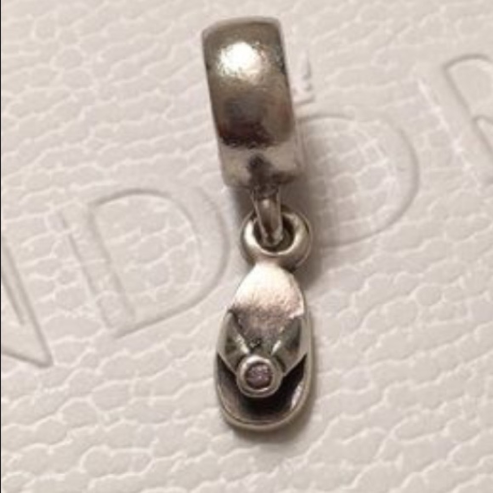 PANDORA 🦋 Flip Flop 👣 w/Clear Crystal 💎