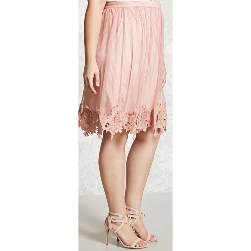 🌸🎉HP🎉🌸Mauve Floral Crochet Tulle Skirt 1X - Picture 3 of 6