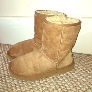 UGGS classic short boot