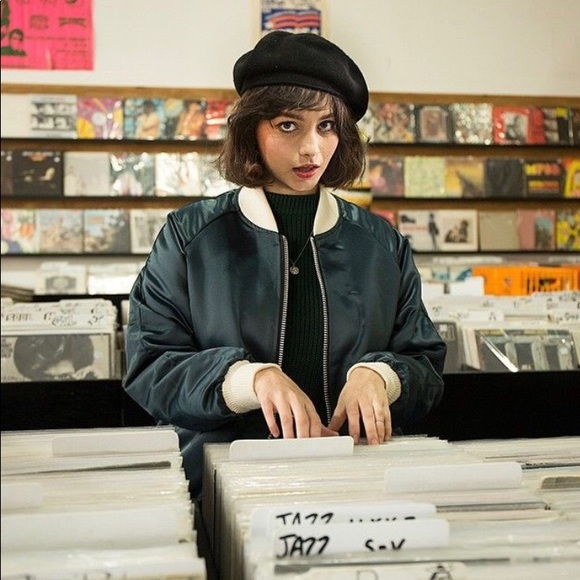 black beret - Picture 3 of 6