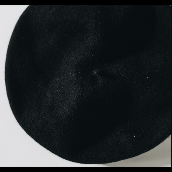 black beret - Picture 6 of 6