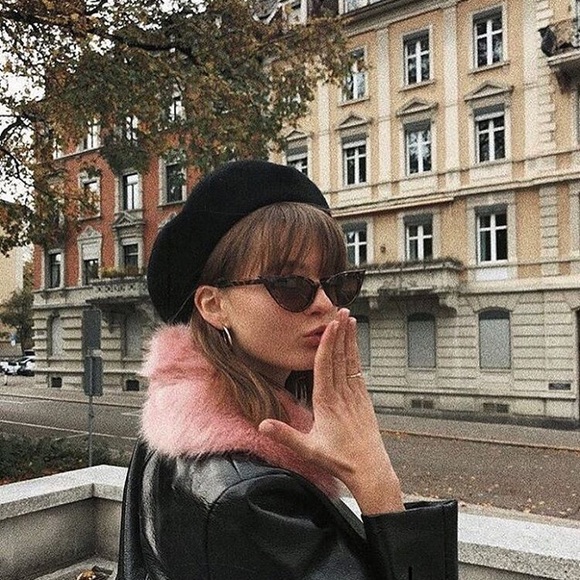 black beret - Picture 2 of 6