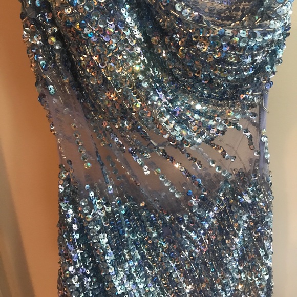 Night Moves Prom Dress - Picture 2 of 4