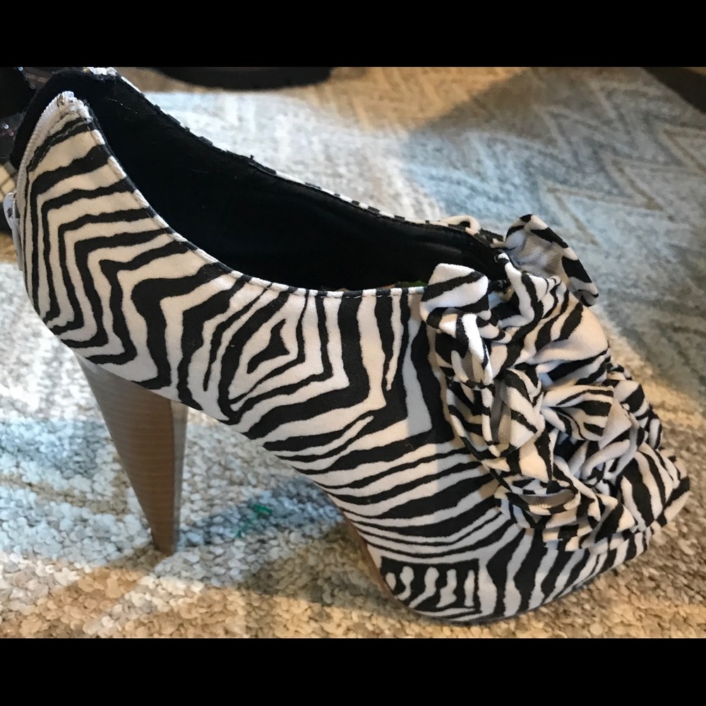 Zebra print heels. Lowest price