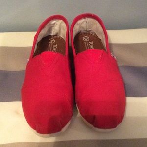 Red Toms