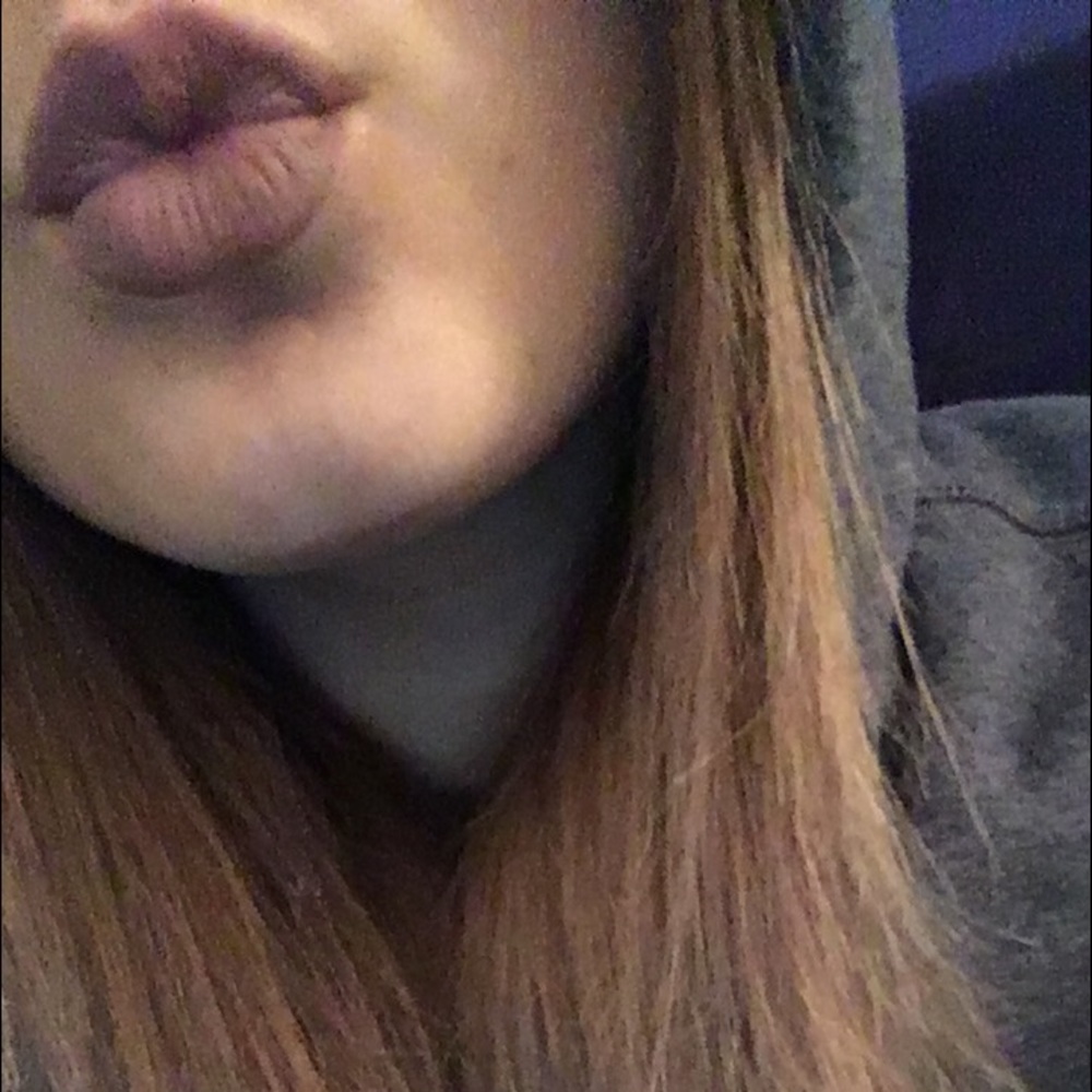 Meet your Posher, Cassie Elizabeth