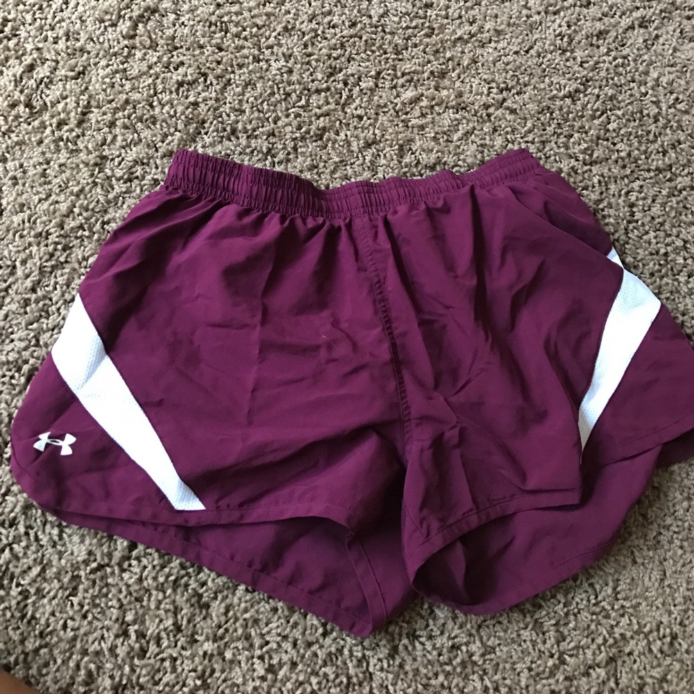 MAROON UNDER ARMOUR RUNNING SHORTS