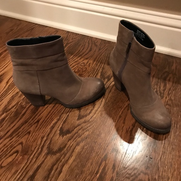Clarks ankle boots - Picture 2 of 4