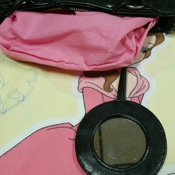 Purses - Picture 3 of 3