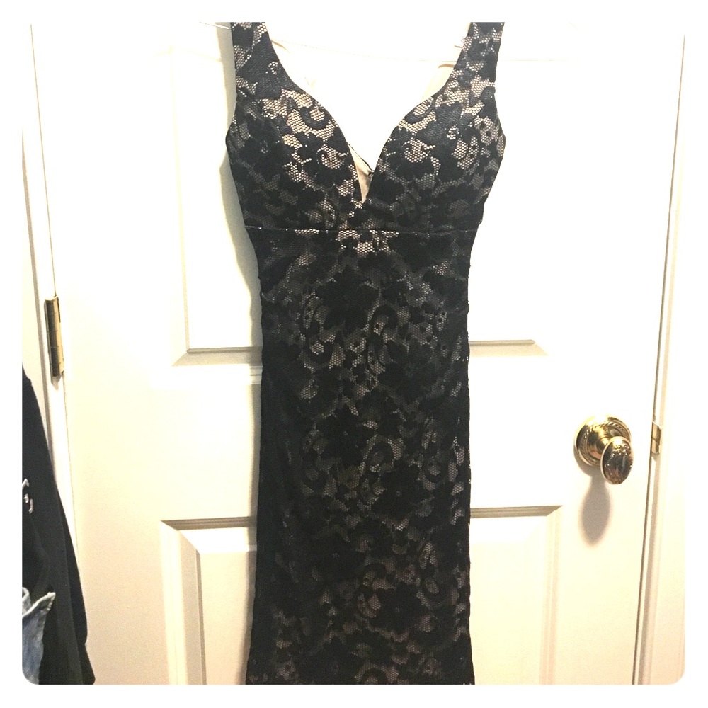 Black Lace Form Fitting Dress from Windsor