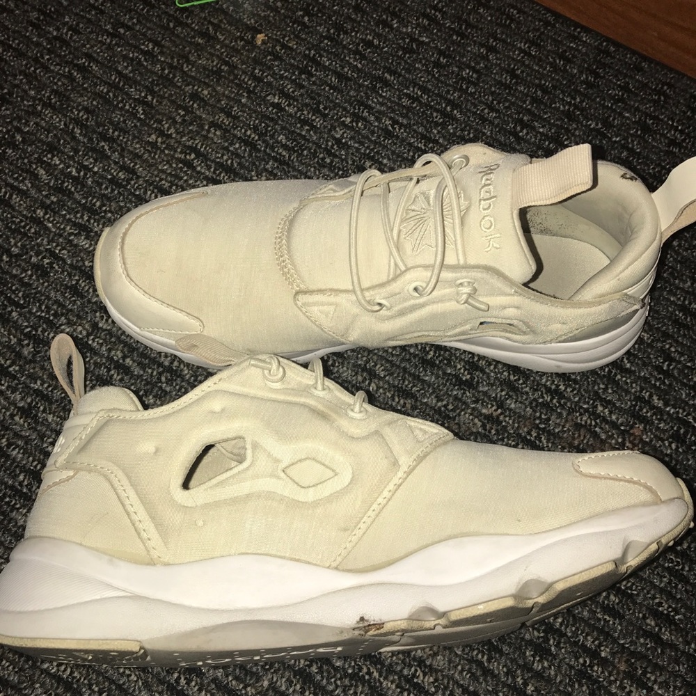 Reebok shoes, very comfy