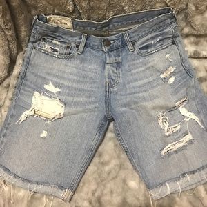 Men's distressed shorts
