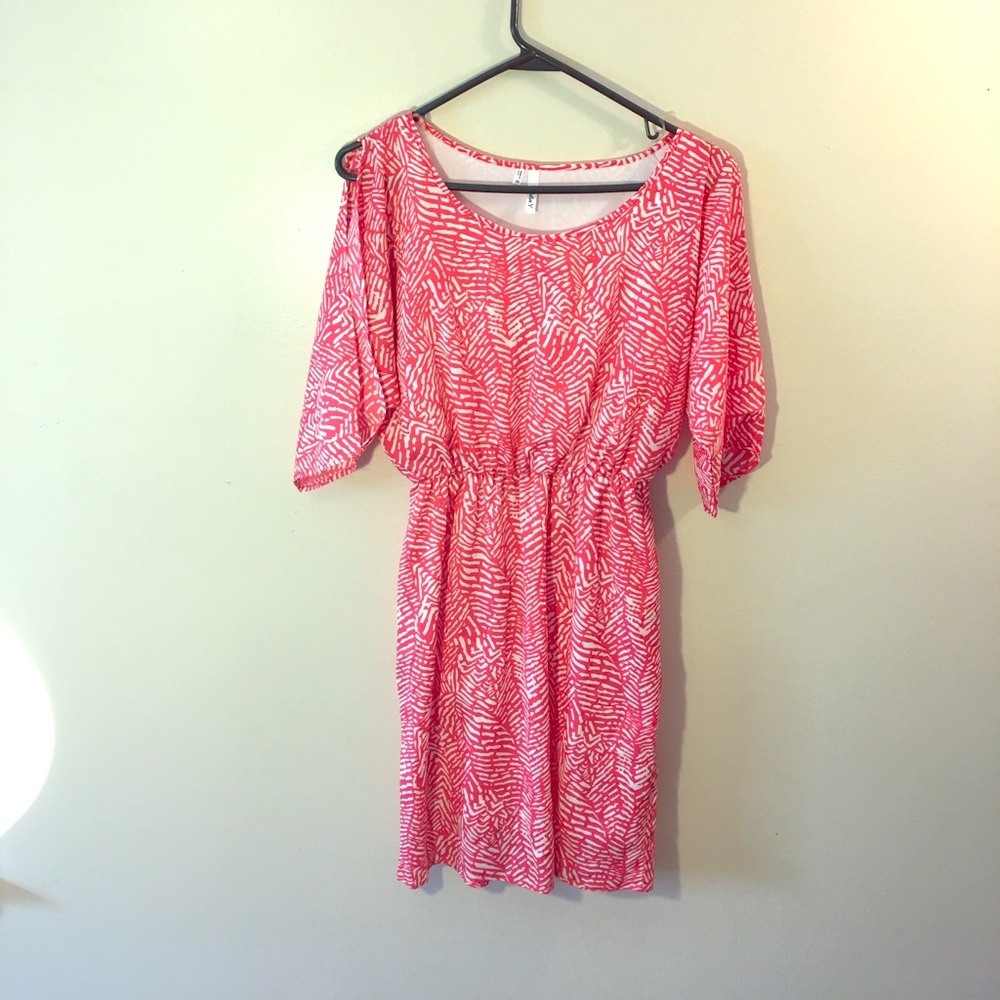 Casual classy dress with cut out elbow sleeves