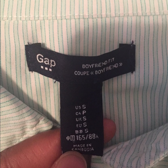 Striped GAP button down - Picture 2 of 4