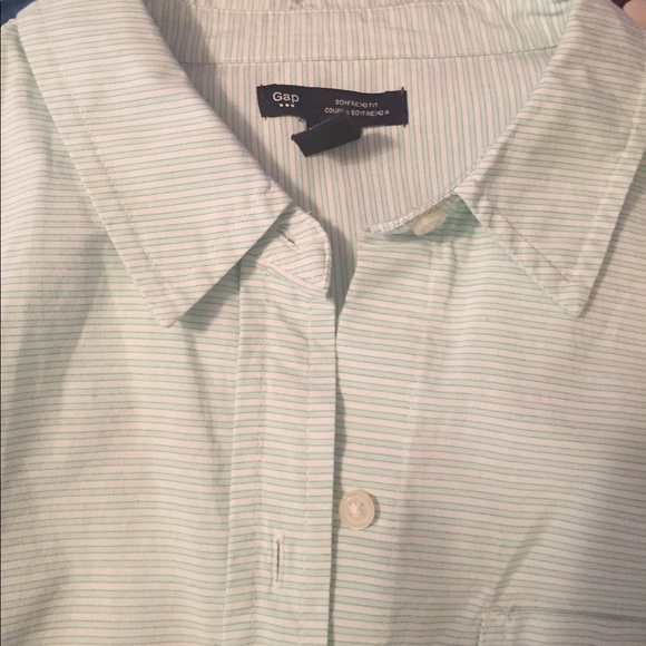 Striped GAP button down - Picture 3 of 4