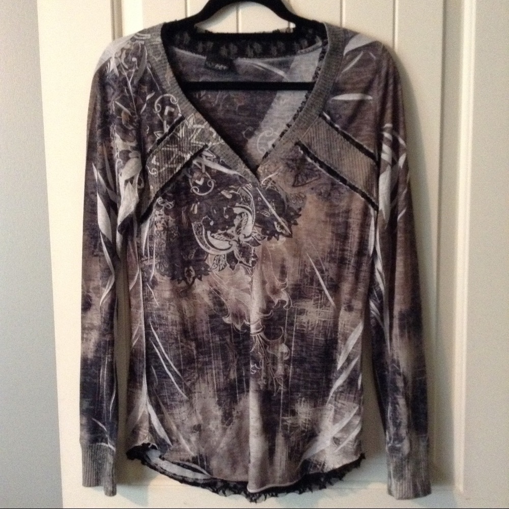 Beautiful Tee with Lace from Buckle