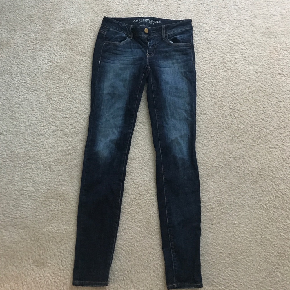 american eagle dark wash jeans!