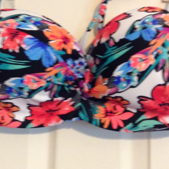 Floral Bikini top - Picture 2 of 4