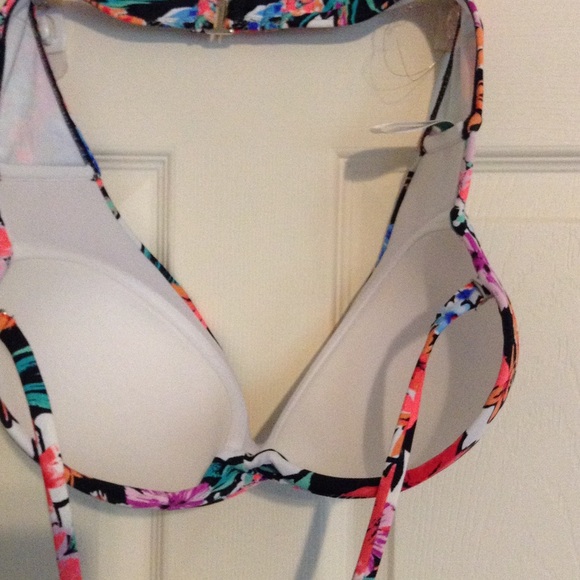 Floral Bikini top - Picture 3 of 4