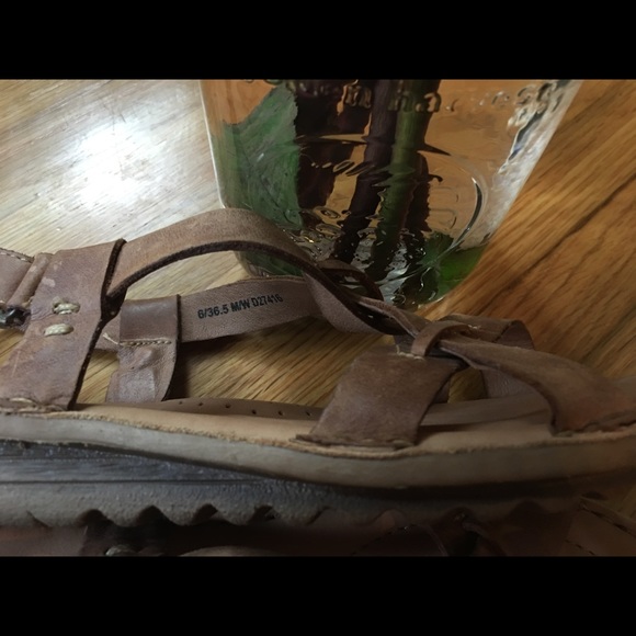 Born Sandals - Picture 4 of 8
