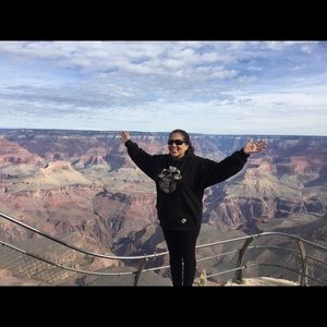 Meet your Posher, Lori