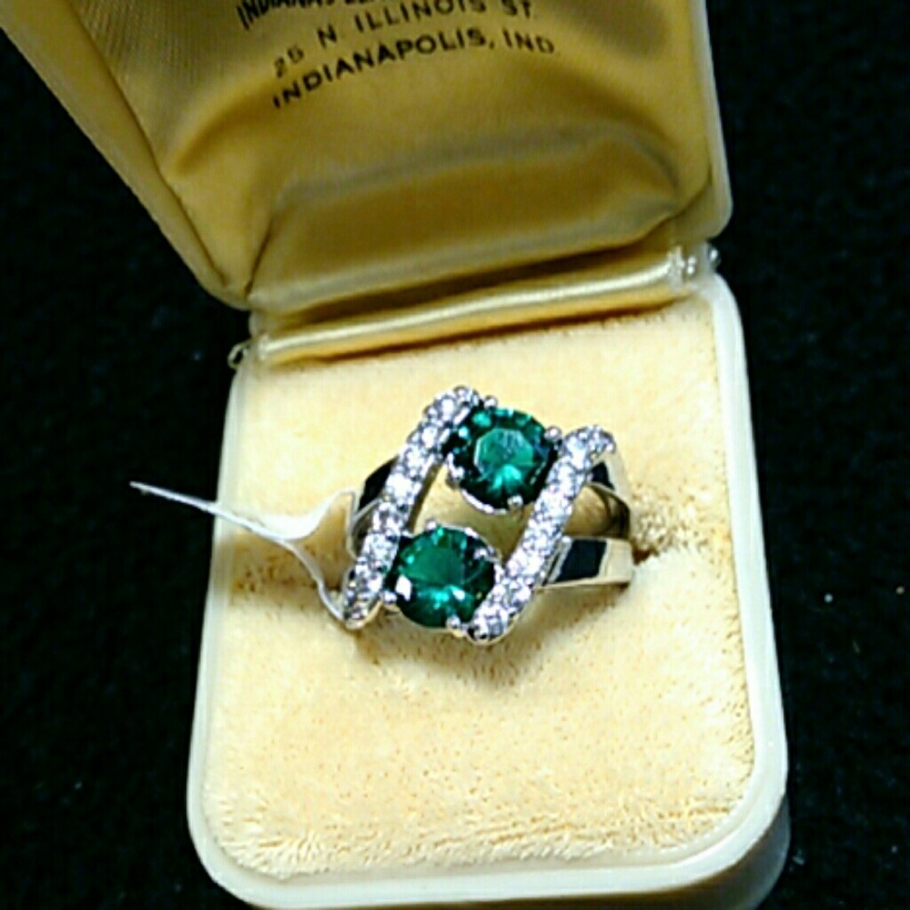 2 stone Emerald Sterling Silver Ring. Size 7