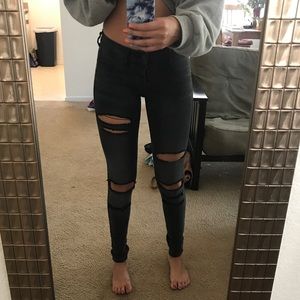 Hole-y black washed Hollister jeans 😍