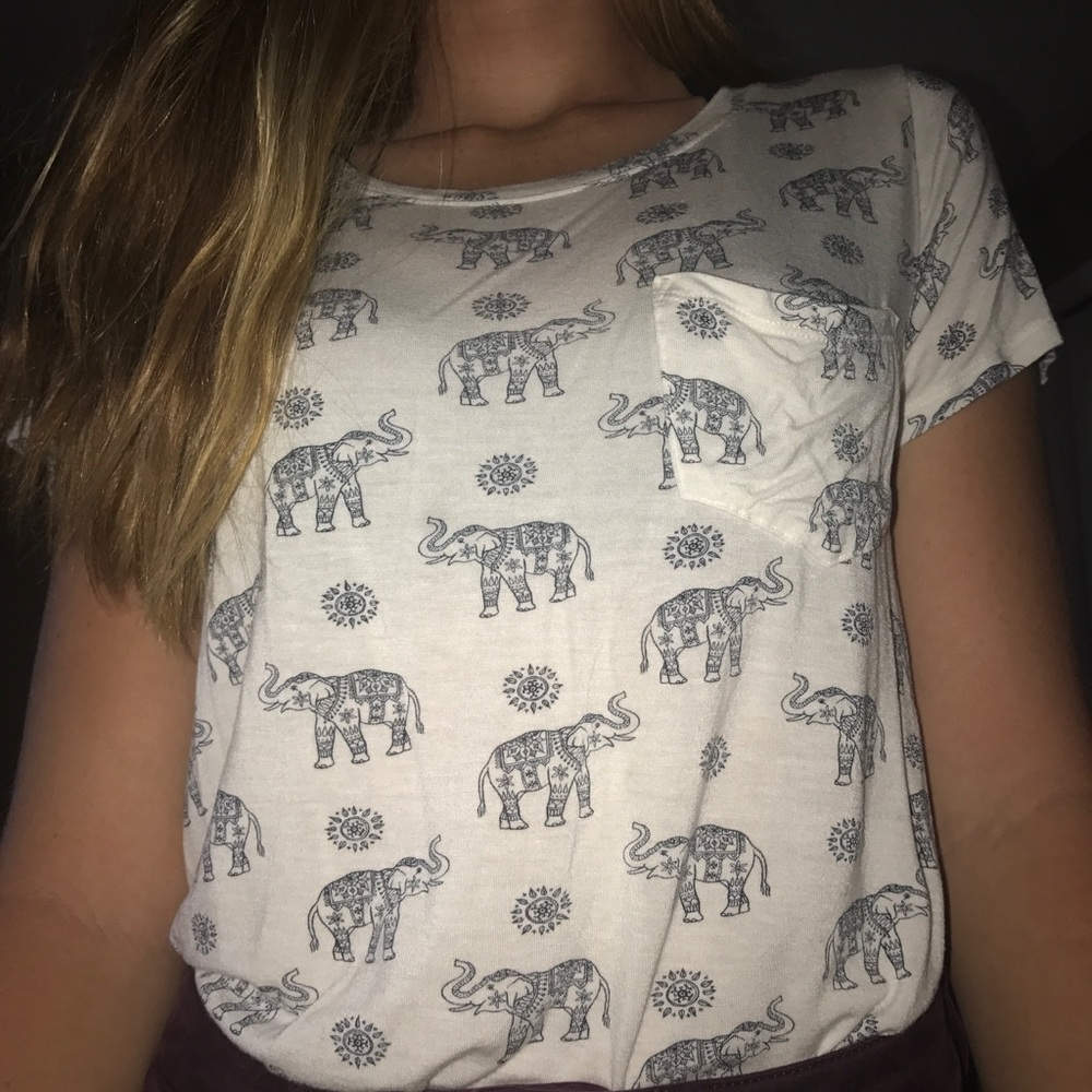 Hollister white tee with graphic print