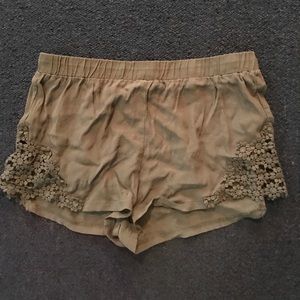 Flowey shorts