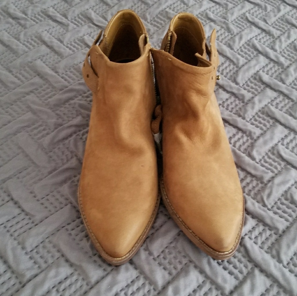 Beautiful tan booties