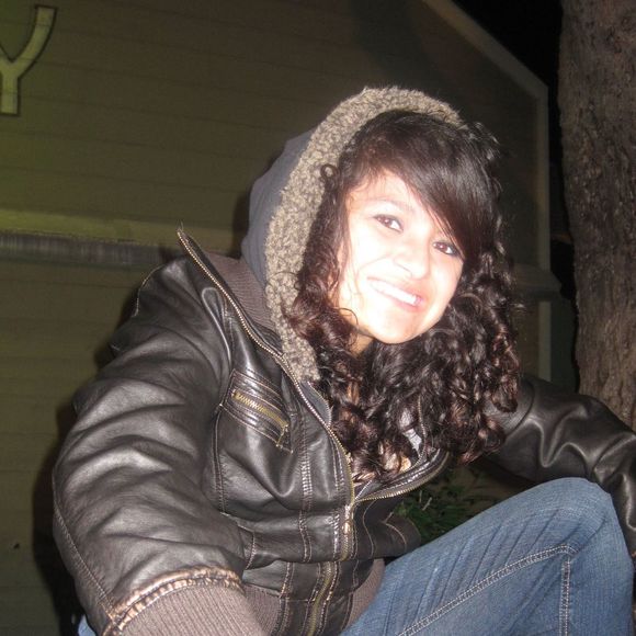 Meet your Posher, Paola - Picture 1 of 1