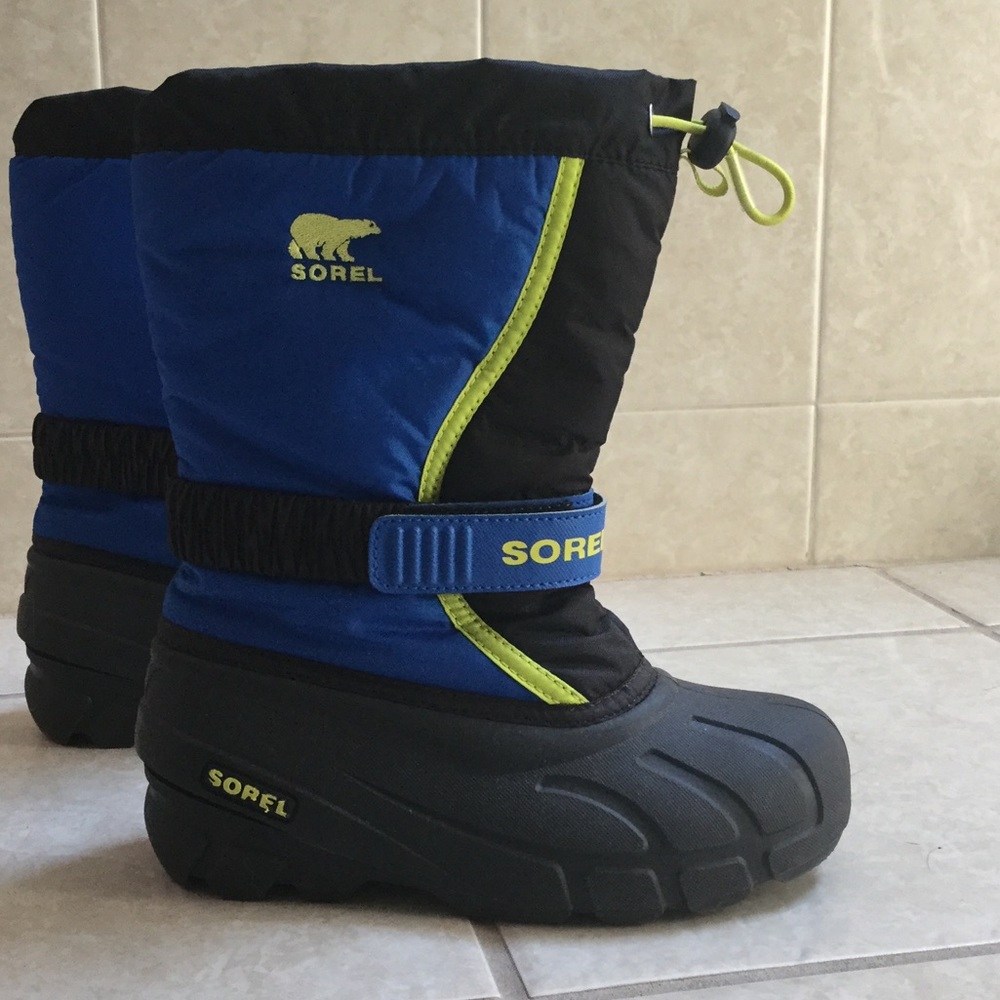 Worn once! Sorel snow boots. Sz 2