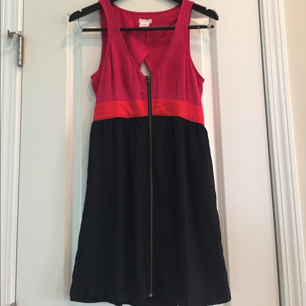 Zip up cut-out dress.