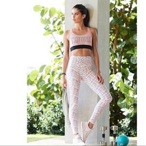 NWT S-L Victoria Sport leggings