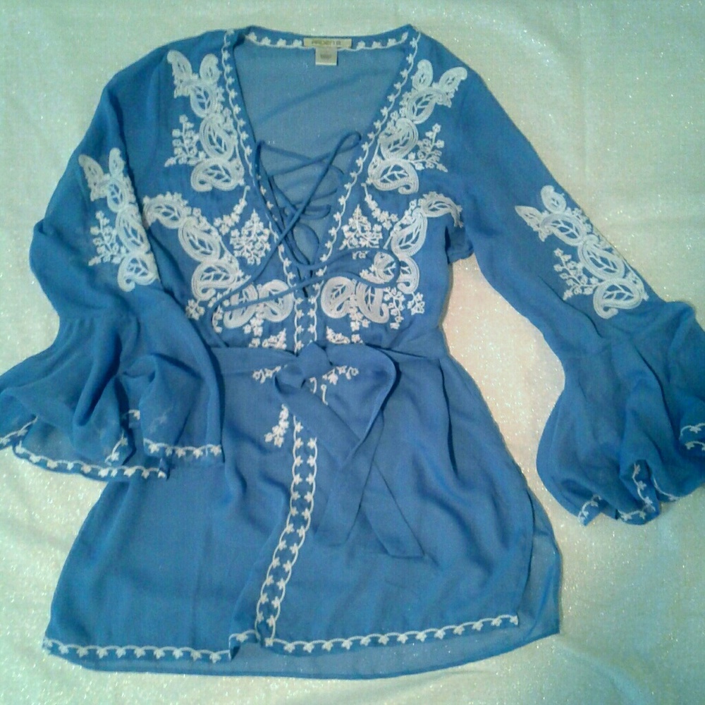 🎀Beautiful, Versatile Tunic by Arden B